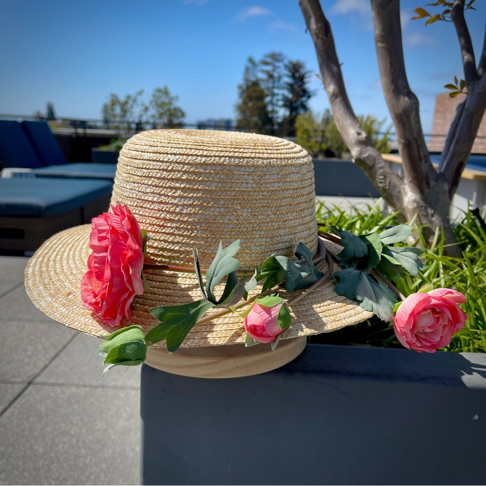 🌿Size M/L Limited Edition Designer Straw Sun Hat with Artificial Flowers – Only